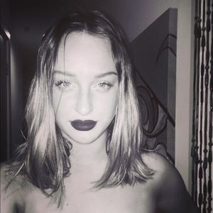 Meet your Posher, Elisa